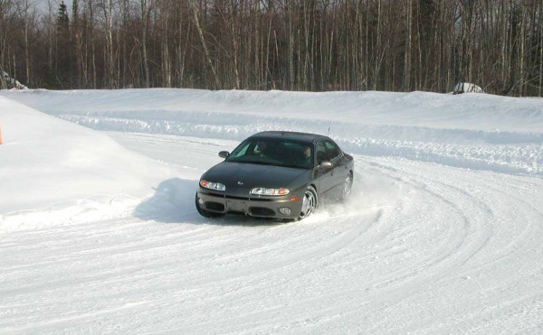 guidare sulla neve e sul ghiaccio